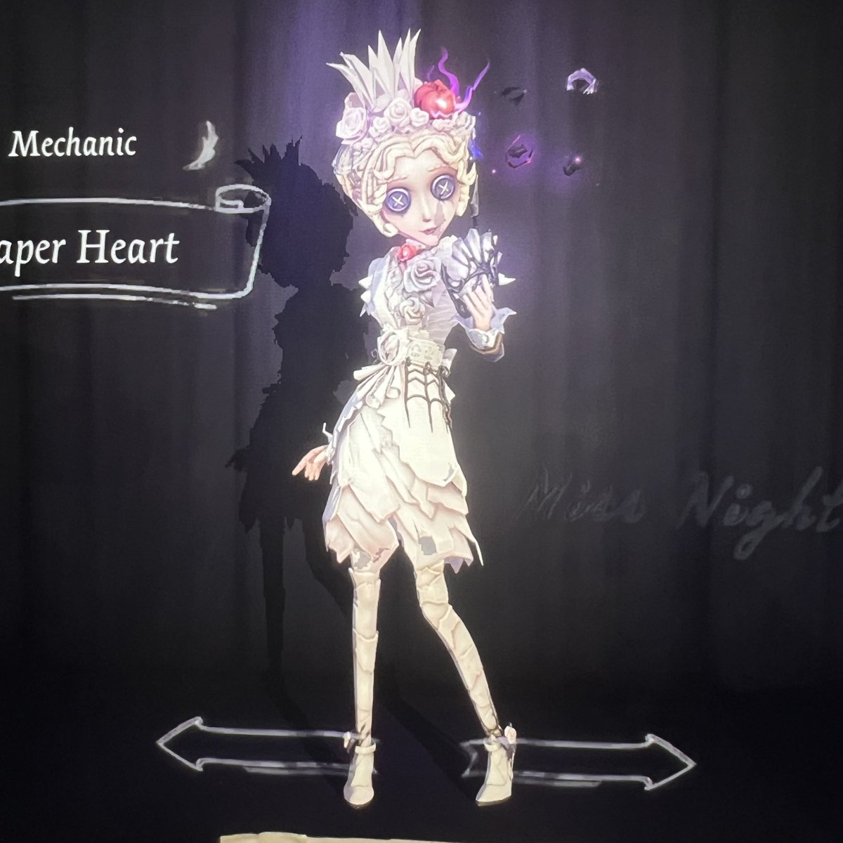 vevhed's tweet image. Chat i need help, which one