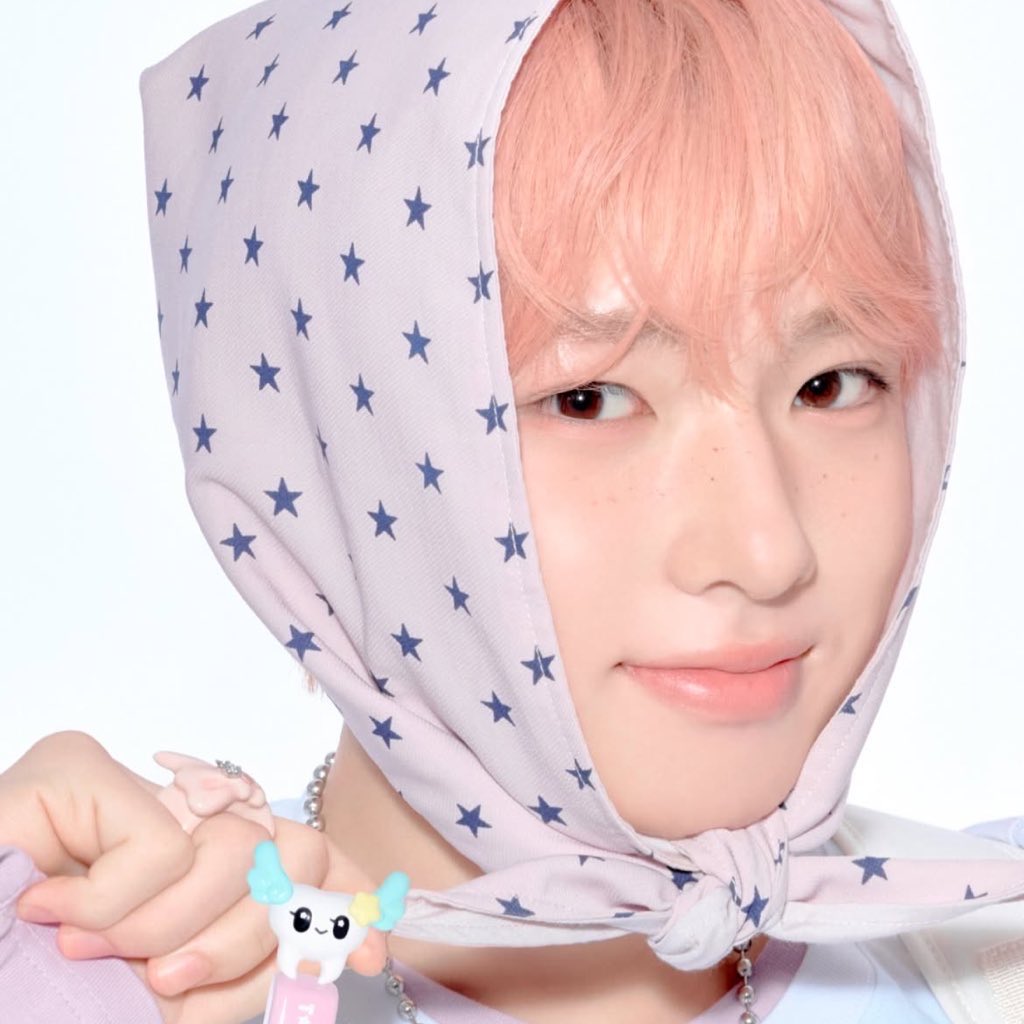 pangpayaa's tweet photo. 이빨 뽑으면                           자기전에
소원들어주러오는                  양치 안 하면 혼내러오는
이빨요정                                세균맨 https://t.co/FzVpmBuVcb