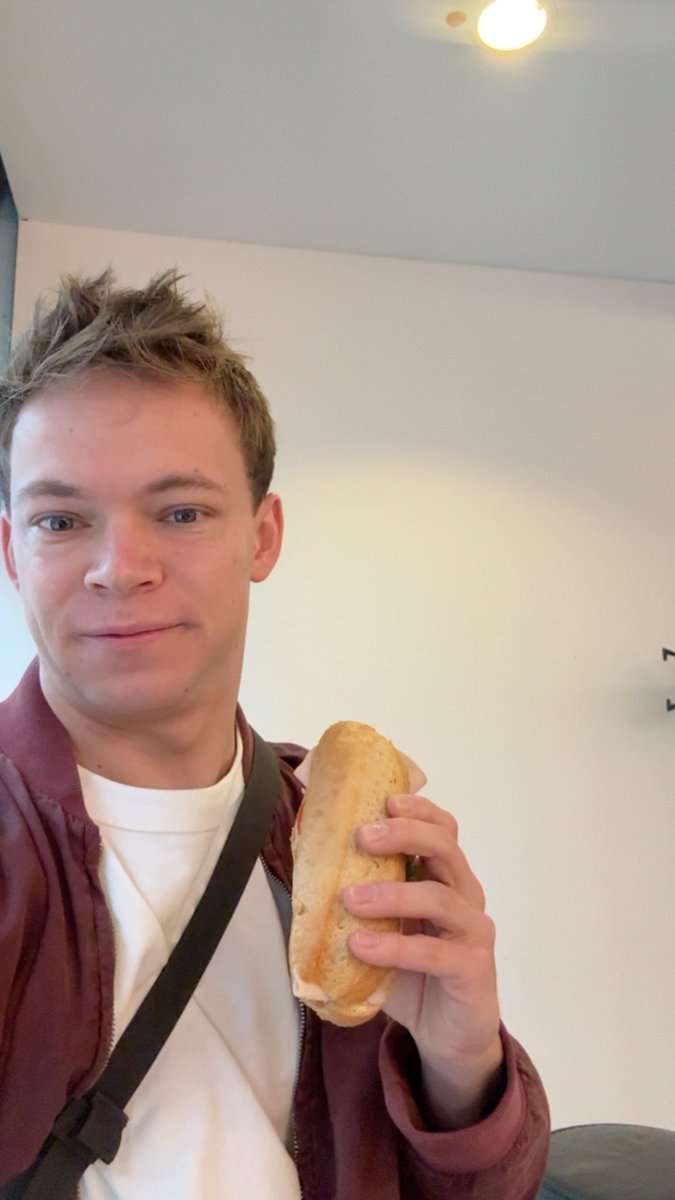 Timon Dzienus tweet media