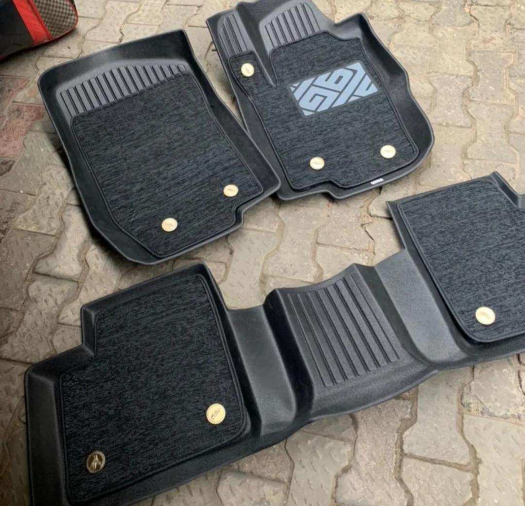 Complete set

Bespoke Leather floor mat

What car do you ride?

👀