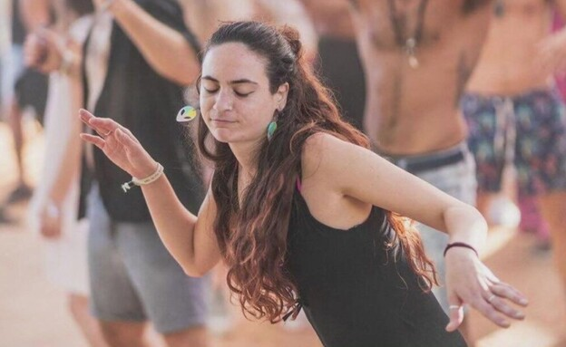julienbahloul's tweet photo. Elle s'appelait Inbar. Elle avait 27 ans. Elle souhaitait simplement faire la fête. 
Elle s'est cachée des barbares palestiniens au festival Nova pendant 3 heures, avant d'être kidnappée et conduite dans Gaza sur une moto.
Son corps a enfin été rendu à Israël. 
Repose en paix Inbar, pardon de ne pas avoir réussi à te sauver.