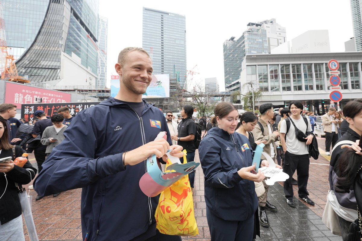🇯🇵 Lidl-Trekが日本に到着 🇯🇵
東京都内で必勝祈願を済ませたあとは、原宿と渋谷を散策👀週末はいよいよジャパンカップ🚴‍♂️

🇯🇵Lidl-Trek in Japan🇯🇵
The riders walk through central Tokyo🗼
Next stop 👉 Japan Cup 🚴‍♂️

📸 Shojiro Nakabayashi
<a href="/LidlTrek/">Lidl-Trek</a> <a href="/Japancup_ofc/">UTSUNOMIYA JAPANCUP Official</a>