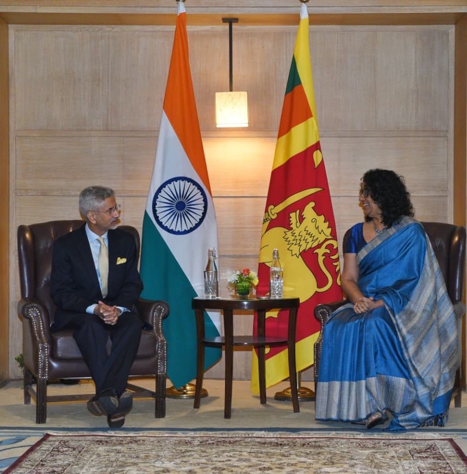 New Delhi: EAM <a href="/DrSJaishankar/">Dr. S. Jaishankar</a> meets Sri Lankan PM Dr Harini Amarasuriya during her three-day visit to India. 🇮🇳🤝🇱🇰

They discussed India’s continued support to Sri Lanka and ways to strengthen cooperation in education and capacity building.

<a href="/Dr_HariniA/">Dr. Harini Amarasuriya</a> | <a href="/MEAIndia/">Randhir Jaiswal</a> | <a href="/IndiainSL/">India in Sri Lanka</a>