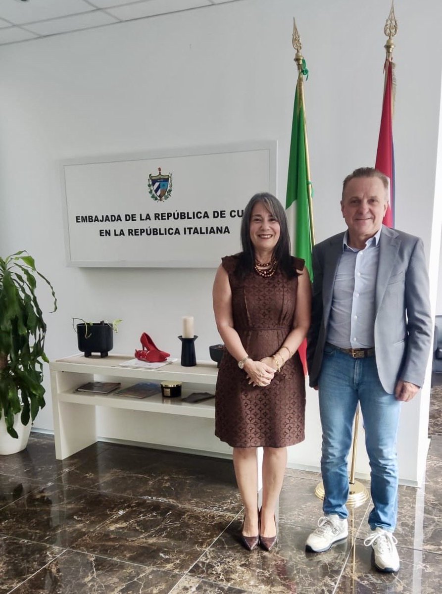 MirtaGranda's tweet photo. Ho incontrato Giancarlo Moranda, rappresentante di Sistem Costruzioni, gruppo che punta su #Cuba e sulla sua apertura agli investimenti stranieri. https://t.co/OFahqsroHO