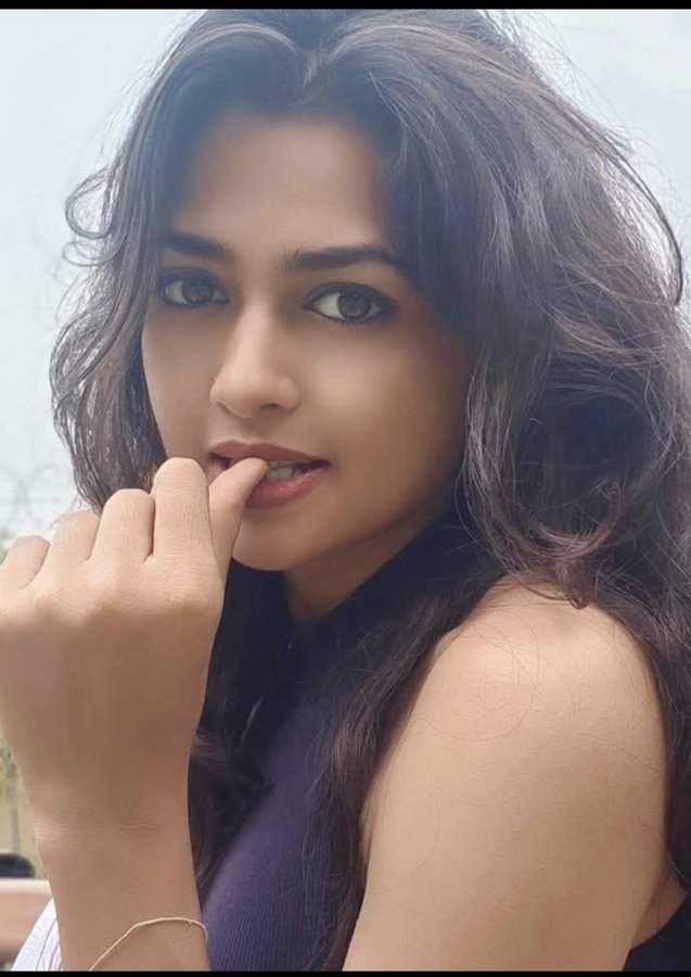 अगर मैं आपकी सहकर्मी होती तो आप मुझे दीवाली पर क्या गिफ्ट करते??? 🥰🥰🥰🥰🤔🤔🤔🤔💕💕💕