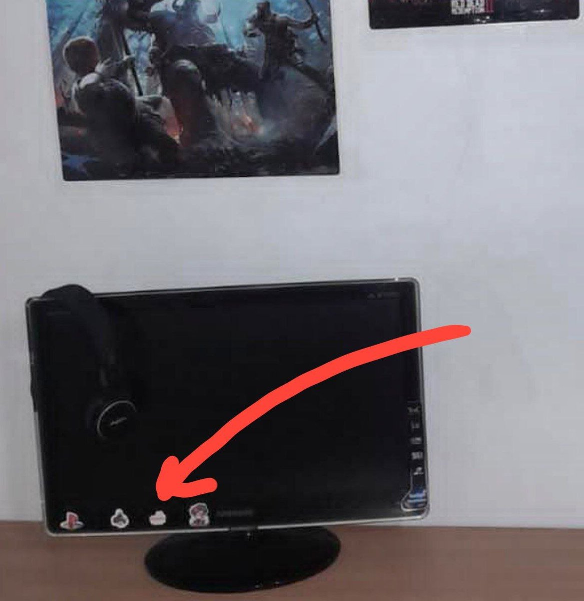 JavadAllen's tweet image. We always put some free gifts inside the orders, including free Nerdvana stickers. It's baffling to see people love and appreciate what we do so much that they decide to stick those Nerdvana stickers in front of their monitors, mirrors, etc.
Nerdvana.ir