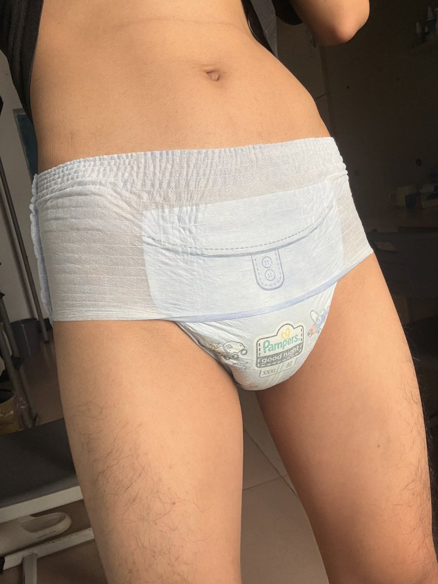 第一次穿帮宝适的 图案好可爱😍
有一点点小 但是能穿上 #abdl #Diaperboys #纸尿裤 #ABDL