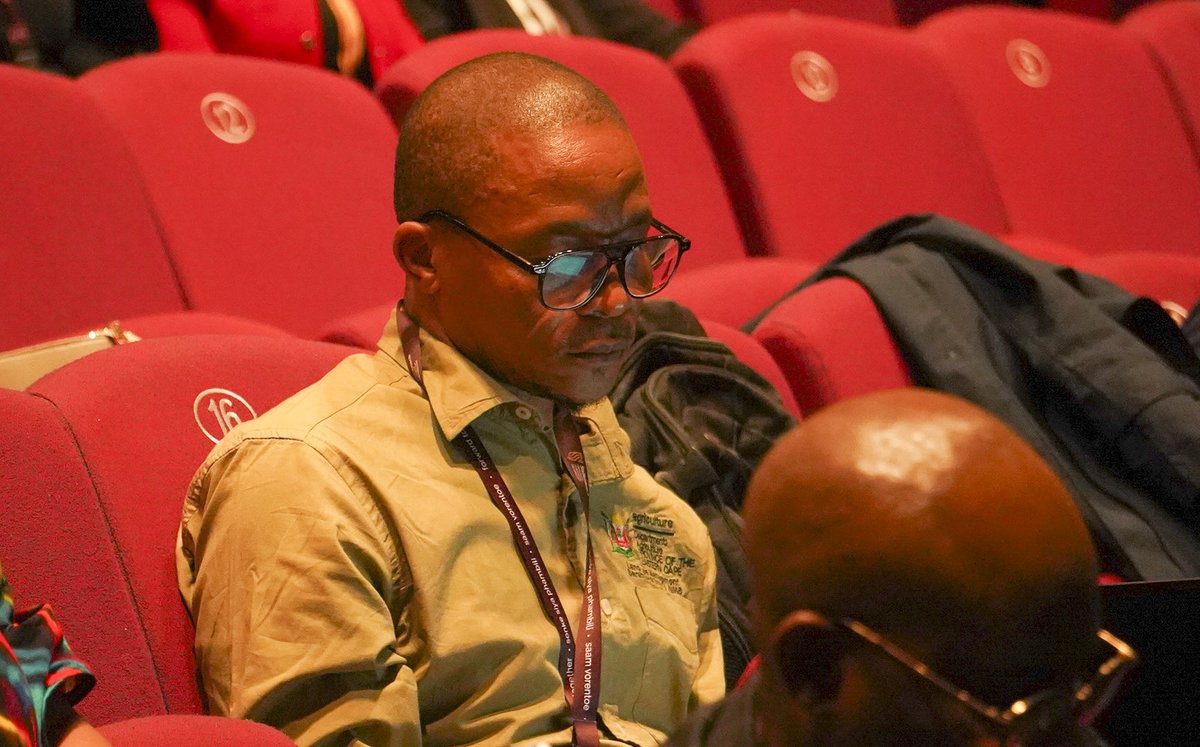 UNinSouthAfrica's tweet image. 🎙️ From hunger &amp;amp; conflict to climate &amp;amp; land rights, Day 2 of the #ISJC2025 dives deep into the justice dimensions of food systems.

Experts, judges, scholars &amp;amp; activists are united for change.

Follow the conversation &amp;amp; be part of the solution.
#SocialJustice #ZeroHunger