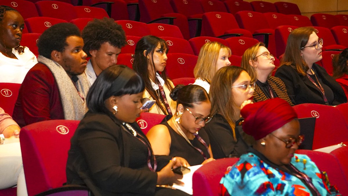 UNinSouthAfrica's tweet image. 🎙️ From hunger &amp;amp; conflict to climate &amp;amp; land rights, Day 2 of the #ISJC2025 dives deep into the justice dimensions of food systems.

Experts, judges, scholars &amp;amp; activists are united for change.

Follow the conversation &amp;amp; be part of the solution.
#SocialJustice #ZeroHunger