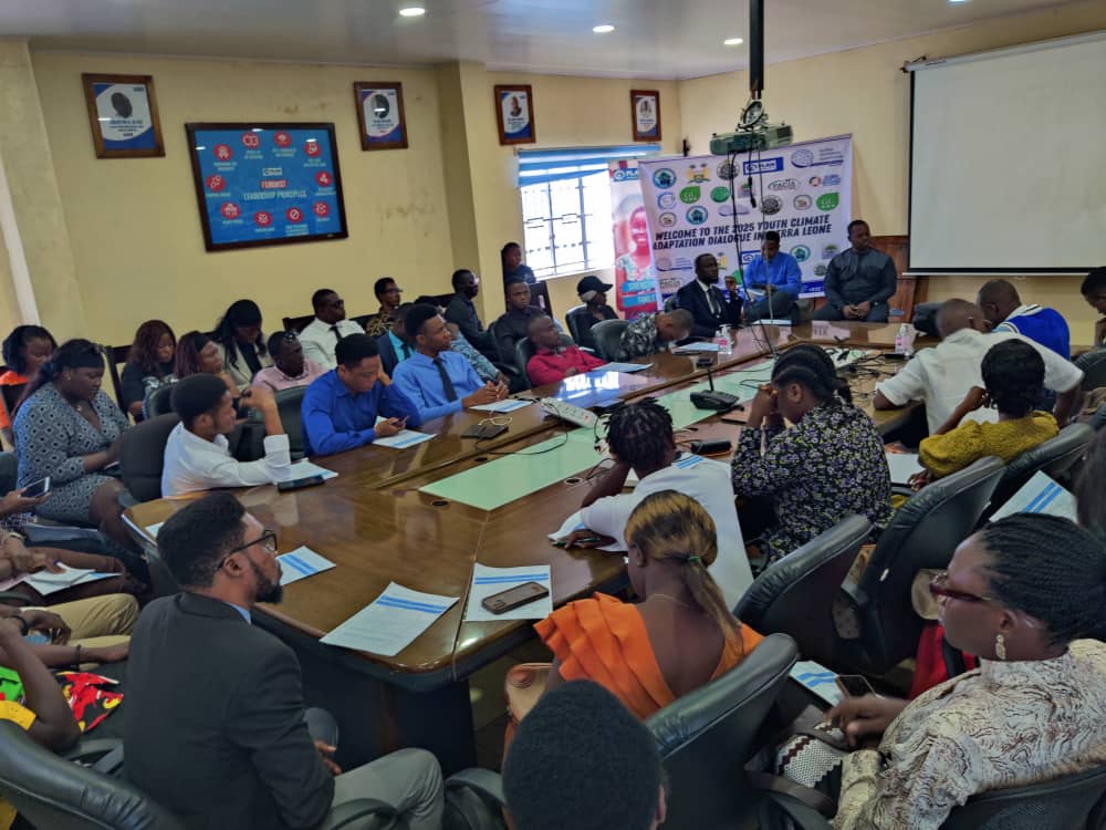 FFF_SierraLeone's tweet photo. YOUTH LEADING THE WAY : SHAPING SIERRA LEONE'S CLIMATE FUTURE!! 🌍💪

On October 14th, Fridays for Future Sierra Leone, in collaboration with key partners, hosted a high-level discussion on Nationally Determined Contributions (NDCs) and National Adaptation Plans @Fridays4future https://t.co/S0MkWTC9Hk