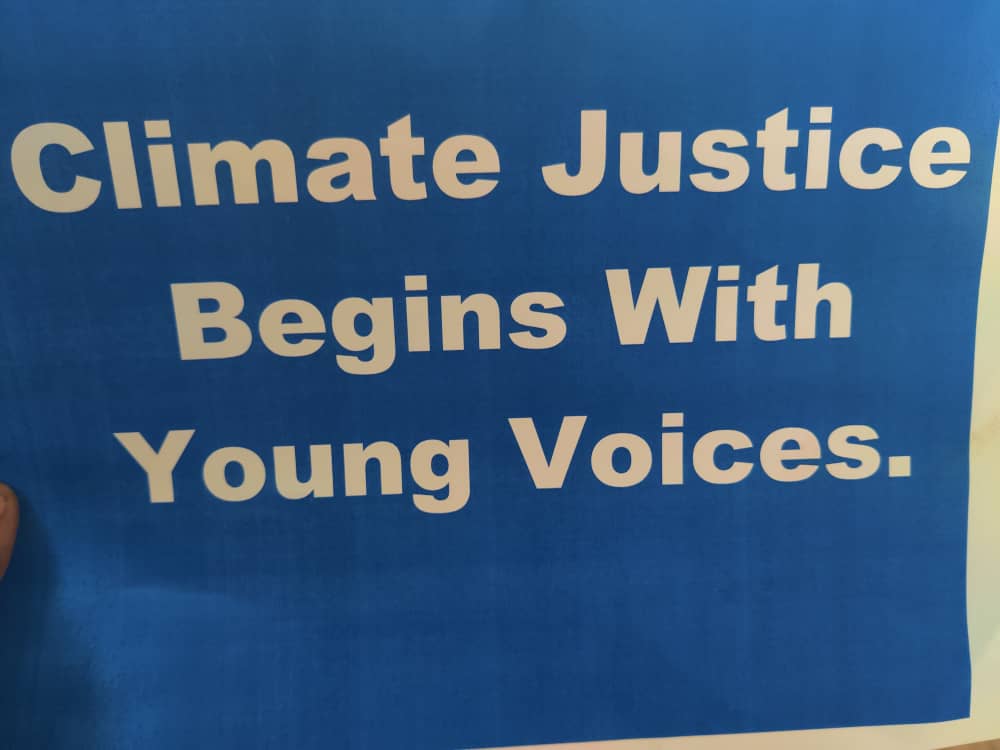 FFF_SierraLeone's tweet photo. YOUTH LEADING THE WAY : SHAPING SIERRA LEONE'S CLIMATE FUTURE!! 🌍💪

On October 14th, Fridays for Future Sierra Leone, in collaboration with key partners, hosted a high-level discussion on Nationally Determined Contributions (NDCs) and National Adaptation Plans @Fridays4future https://t.co/S0MkWTC9Hk