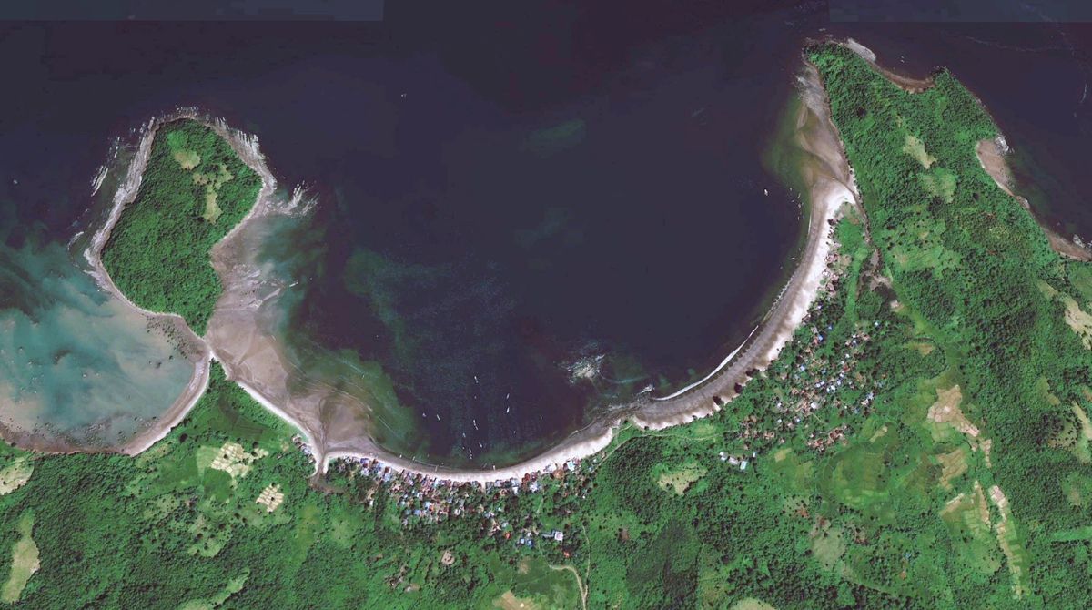 But on the second night of recce Mike Peacock (📸 on right, via Alec Colson family) fails to rendezvous with his canoe after swimming ashore. The other COPP men heard no commotion. A quick search of the bay (🛰️ Google Earth) doesn't find a body. They return to Teknaf without him.