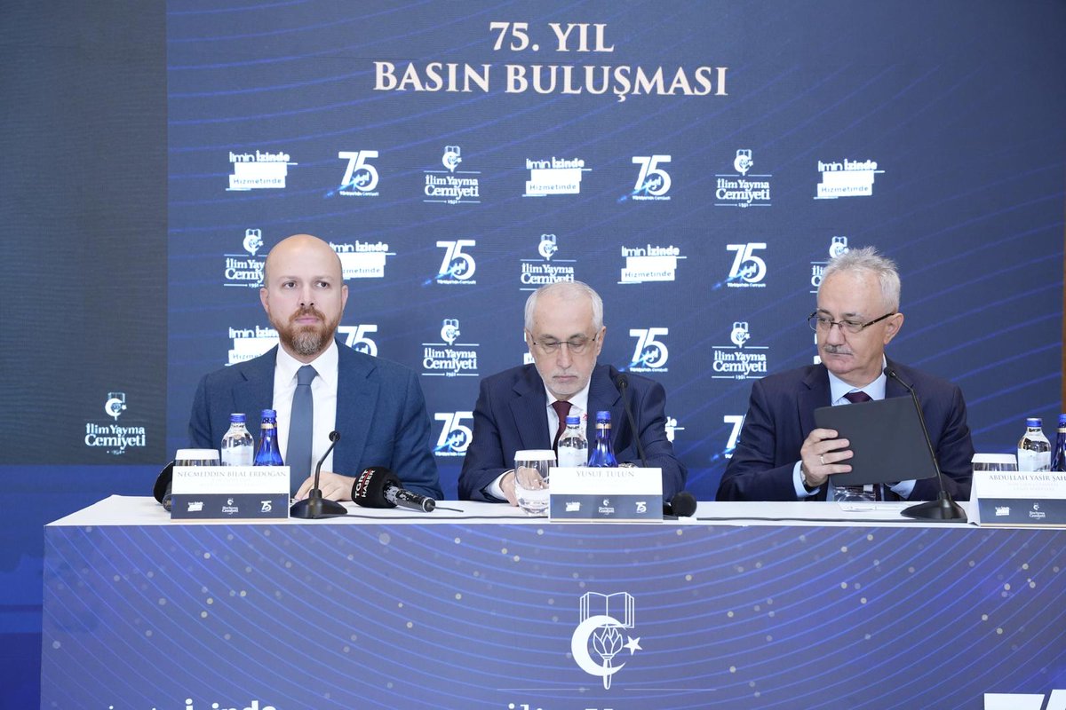 iycgenelmerkez's tweet photo. 75. yılımıza adım attığımız bugünlerde, yıl boyunca gerçekleştireceğimiz çalışmaları paylaşmak üzere basının kıymetli temsilcileriyle buluştuk.
#İlimYayma75Yıl #İlimYaymaCemiyeti #EğitimleYükselenTürkiye https://t.co/QPaUSGhNfH