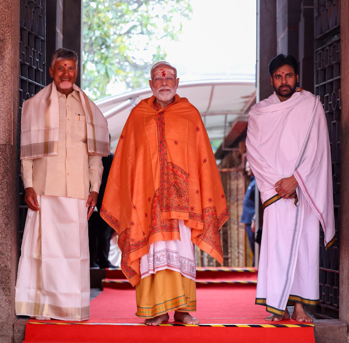 ANI's tweet image. Andhra Pradesh: Prime Minister Narendra Modi performs Pooja and Darshan at Sri Bhramaramba Mallikarjuna Swamy Varla Devasthanam, Srisailam in Nandyal district.     

Andhra Pradesh CM N Chandrababu Naidu and Deputy CM Pawan Kalyan also present.