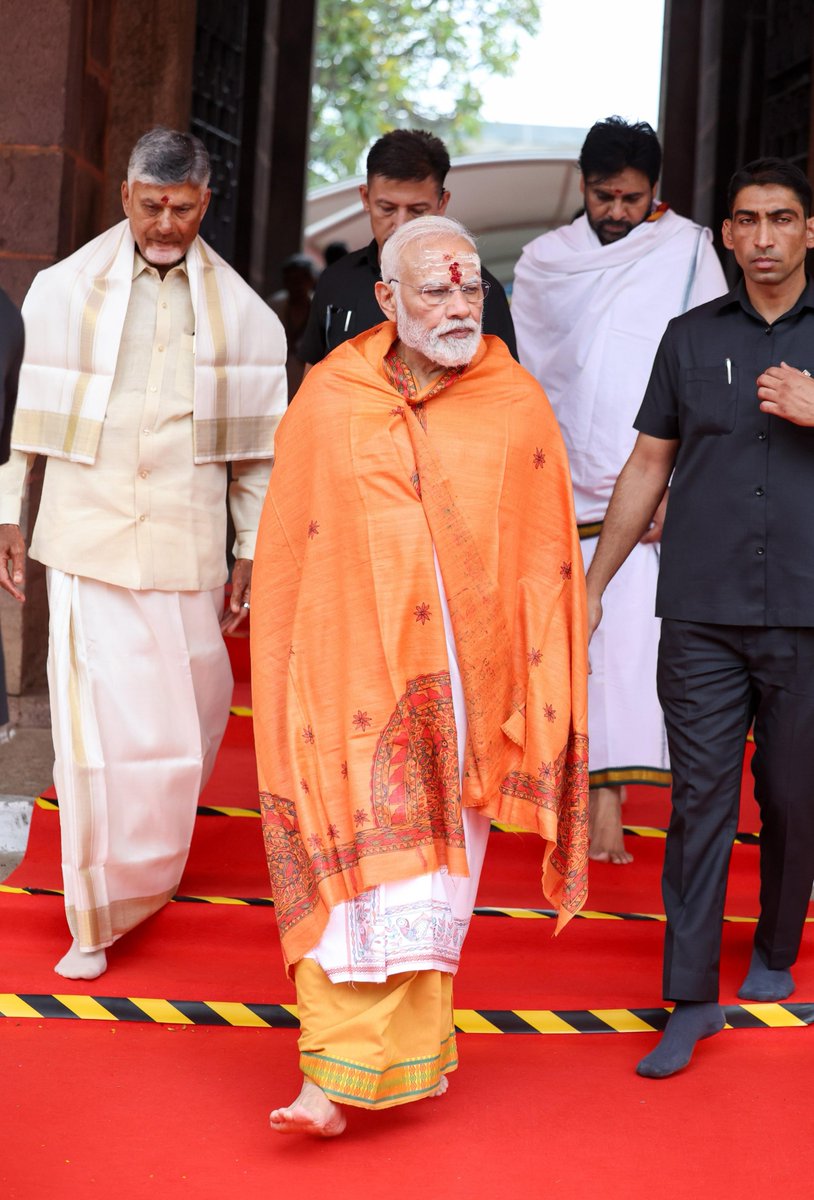ANI's tweet image. Andhra Pradesh: Prime Minister Narendra Modi performs Pooja and Darshan at Sri Bhramaramba Mallikarjuna Swamy Varla Devasthanam, Srisailam in Nandyal district.     

Andhra Pradesh CM N Chandrababu Naidu and Deputy CM Pawan Kalyan also present.