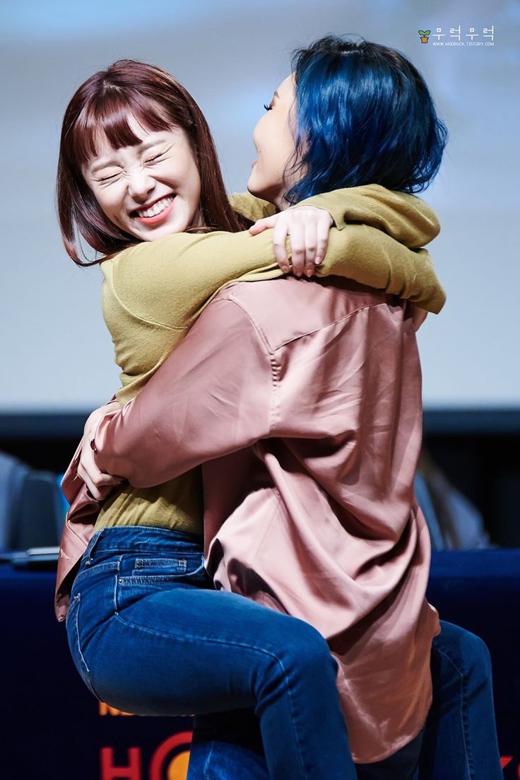 [NEWS] 📰 Wheein plans to join Hwasa as a special guest on comeback stage for 'Good Goodbye' on Music Bank tomorrow 🤩💝

화사는 울림 있는 목소리로 ‘Good Goodbye’ 무대를 준비하며, 마마무 휘인이 스페셜 게스트로 함께 할 계획이다. 

<a href="/WheeIn_0fficial/">휘인(Whee In)</a> #휘인 #丁輝人 #마마무 #Mamamoo