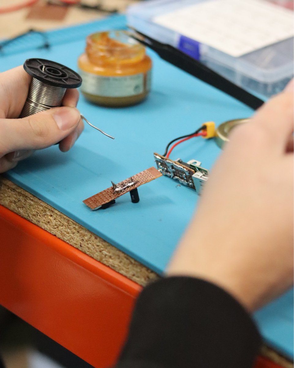 Detrás de cada vuelo hay mucho trabajo, ilusión y apoyo. Por eso queremos dar las gracias a <a href="/WurthElectronic/">Wurth Elektronik</a> por confiar un año más en nosotros y en nuestros proyectos. Su colaboración nos ayuda a seguir construyendo, soldando y probando, todo ello para que un cohete despegue. 🚀