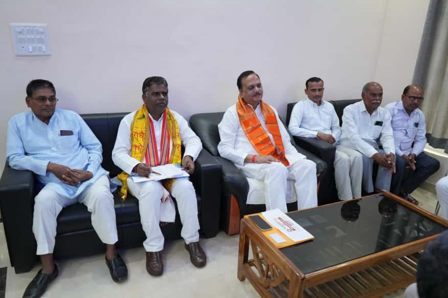 MPSinghRanu2's tweet image. निरीक्षण भवन सवायजपुर में सहकारी समितियों के समितियों के अध्यक्षों एवं सचिवों के साथ बैठक कर समितियों पर अधिक से अधिक सदस्यता कराने एवं सदस्यता अभियान के सर्वाधिक सदस्यों की सदस्यता हेतु प्राप्त लक्ष्य को पूरित करने हेतु योजना संरचना तैयार की।।
@myogiadityanath
@JPSRathoreBJP