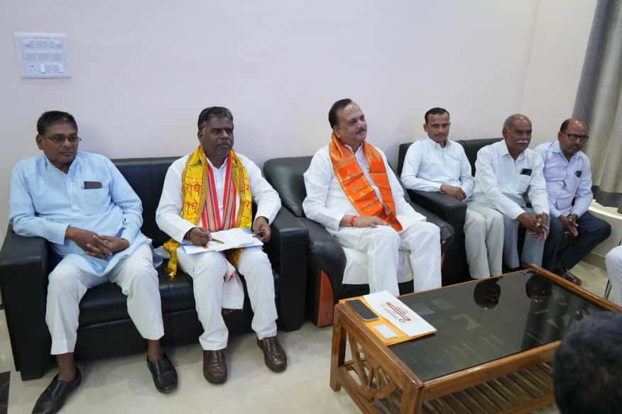 MPSinghRanu2's tweet image. निरीक्षण भवन सवायजपुर में सहकारी समितियों के समितियों के अध्यक्षों एवं सचिवों के साथ बैठक कर समितियों पर अधिक से अधिक सदस्यता कराने एवं सदस्यता अभियान के सर्वाधिक सदस्यों की सदस्यता हेतु प्राप्त लक्ष्य को पूरित करने हेतु योजना संरचना तैयार की।।
@myogiadityanath
@JPSRathoreBJP