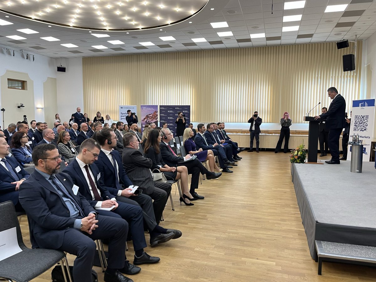 ZEKvSR's tweet photo. @MarosSefcovic dnes vystúpil s príhovorom na #EUExportDay, kt. cieľom je diskutovať o nových obchodných partnerstvách, ako aj predstaviť konkrétne riešenia na podporu exportu, zvýšiť exportnú pripravenosť a konkurencieschopnosť🇸🇰 podnikov na trhoch mimo 🇪🇺EÚ. https://t.co/UyBCP95ST9