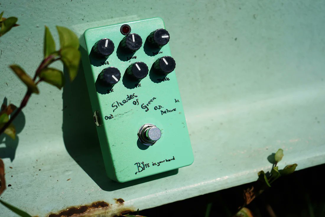 shima_md's tweet image. 【#ギタセレ】
BJFEオリジナルを忠実に再構築した、One Control「Shades Of Green O.D. Deluxe」登場。6ノブ仕様で多彩な歪みと繊細なトーンを実現。 #OneControl 
guitarsele.com/article/news/o…