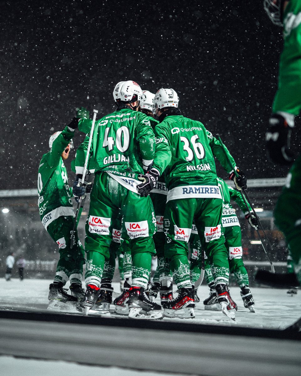 Åååh Bajen Bandy, åååh Bajen Bandy!

Gubbängen kallar när vårt älskade bandygäng inviger hemmasäsongen nu på lördag klockan 14.00 mot Frillesås. Ställ in lördagslunchen och slut upp för våra iskrigare! 
Köp plåt på hammarbybandy.ticketco.events/se/en/e/hammar…