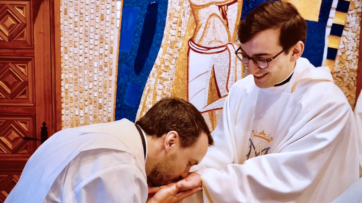 #REPORTAJE - Jubileo de Padres y Madres de Sacerdotes: «Que te apoyen no tiene precio»

➡️La catedral albergará el sábado una Misa que presidirá el <a href="/CardenalCobo/">Cardenal José Cobo</a>: «La iniciativa nació de los curas jóvenes durante un encuentro que tuvieron con el cardenal»

archimadrid.org/index.php/ofic…