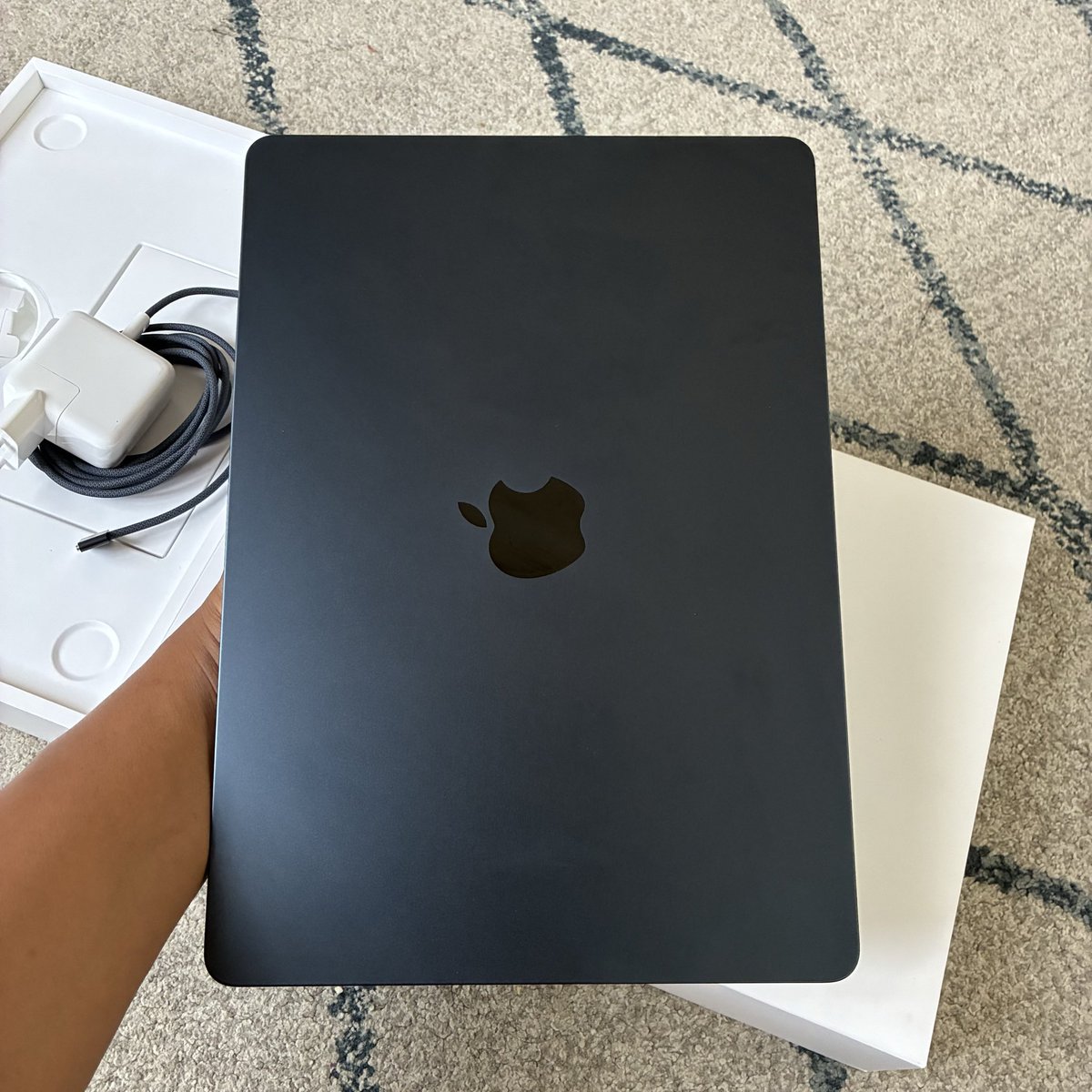 aa_mul's tweet photo. jual macbook air M4 2025 ibox ID/A 13 inch , ram 16gb ssd 512gb , 10 cpu + 10 gpu , garansi sep 2026 . lokasi bandung , wa 089-9696-9999 (X jarang ada notif) https://t.co/bSNsagQFKr