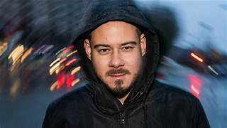 Si el que feu per Palestina ho haguessiu  fet per Pablo Hasél, represiliat per l'Estat espanyol, enemic de Catalunya i la seva llengua,  tindríeu tot el meu respecte, ara mateix, només teniu el meu menyspreu !!!