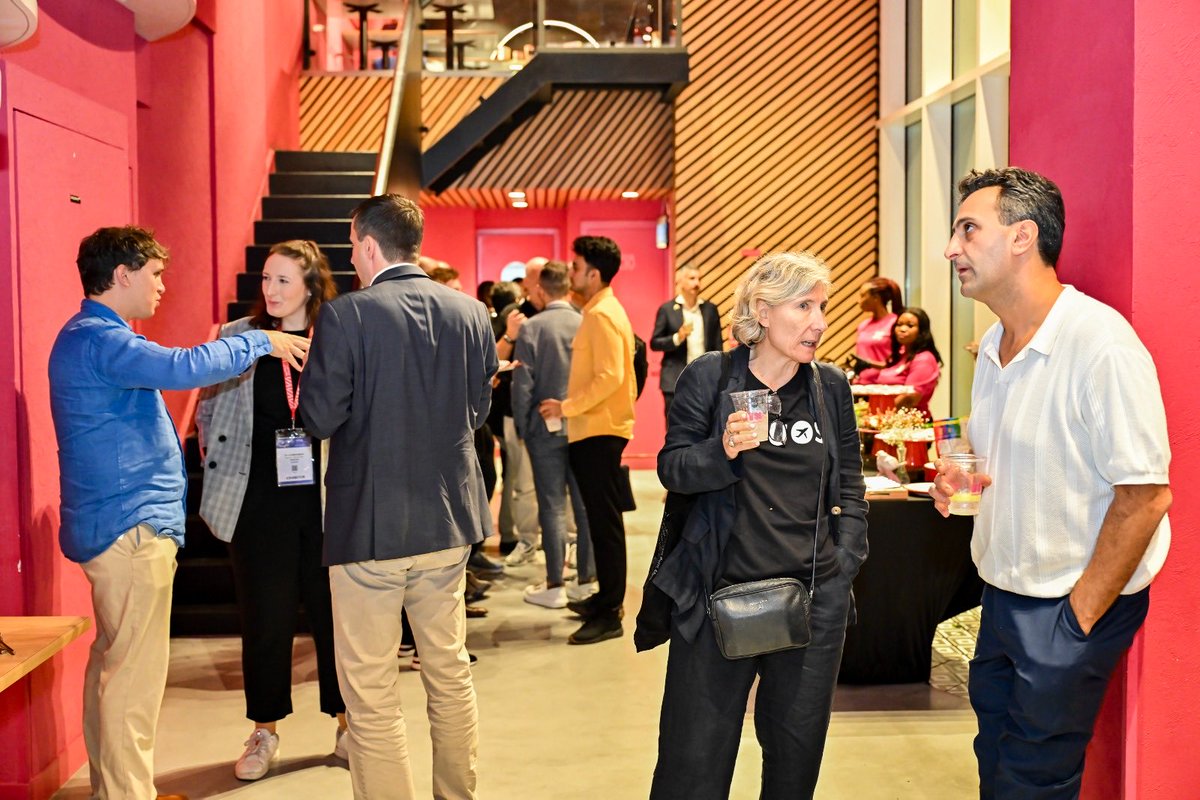 Innovation in Action at Superconnectors Dubai 2025

Three standout Italian startups — Drop Digital Health, Intuos, and Altilia — were among those selected by Superconnectors Dubai to pitch their groundbreaking ideas to a network of influential investors, founders, and industry