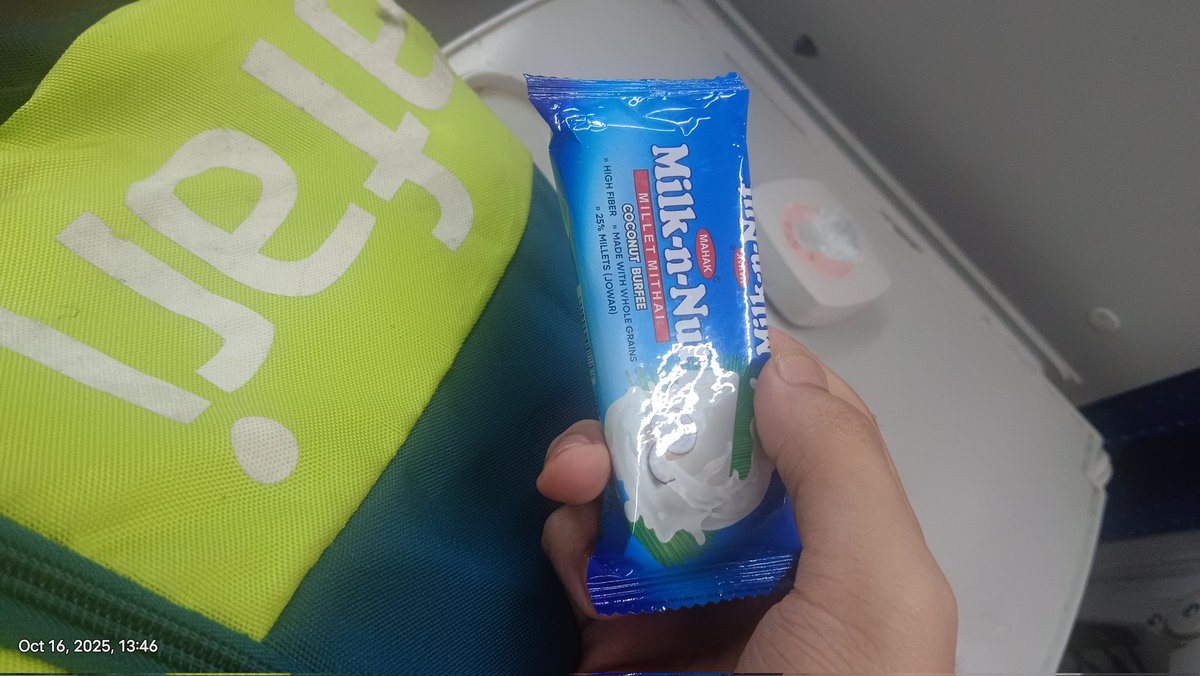_indian_coder's tweet image. Vande Bharat 😋.... TOWARDS GHAR♥️
#VandeBharat #Diwali2025