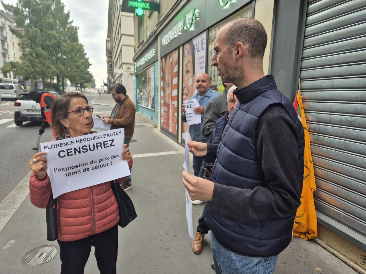 🚨 URGENT - Rassemblés devant la permanence de la députée PS <a href="/Fleautey/">Florence Hérouin Léautey</a> et son suppléant <a href="/NicolasMayerNMR/">Nicolas Mayer-Rossignol</a>, nous exigeons qu'ils censurent le Gouvernement Lecornu !

Censurez l'augmentation généralisée des impôts, la taxe sur les affections longue durée, le doublement des