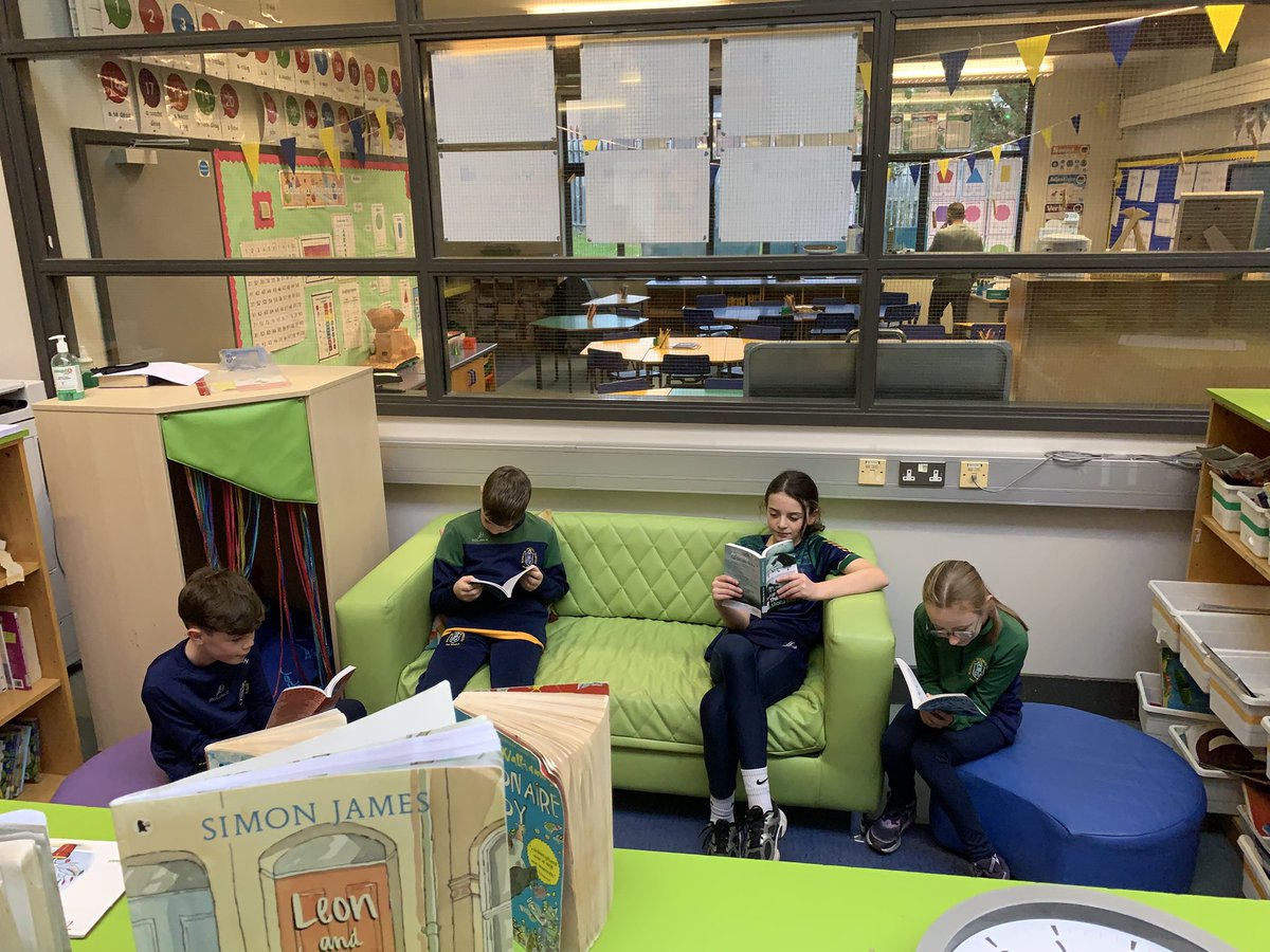 Bunscoil Phobal Feirste tweet media