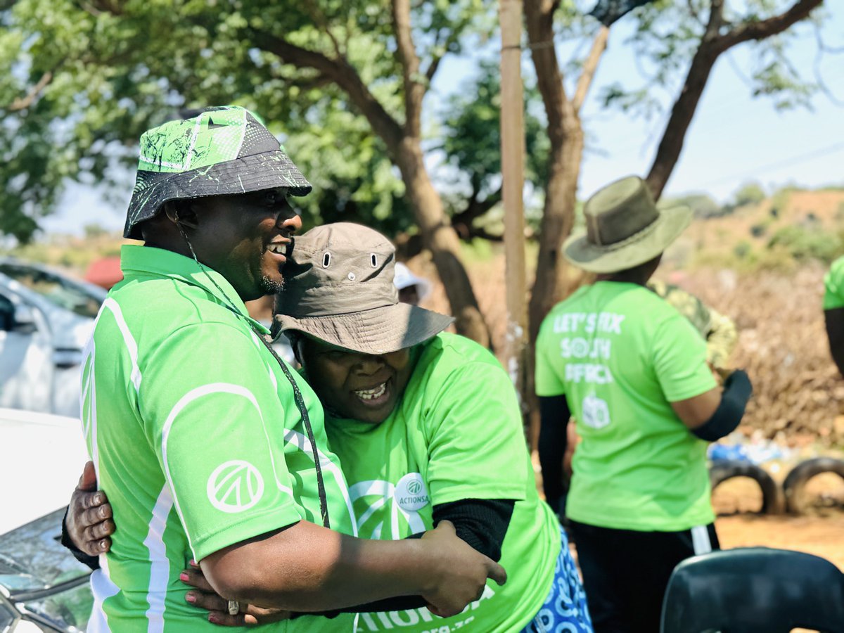 ActionSA_GP's tweet photo. Re leboga banni ba Ramotshere Moiloa go bo ba re neetse thomo ya go etelela pele.
Thank you Deputy President, Dr. Mbahare Kekana, and incoming ward 7 Councillor, Moses 'Moshe' Moumakwa, for an outstanding performance
#ActionSAGrowth
