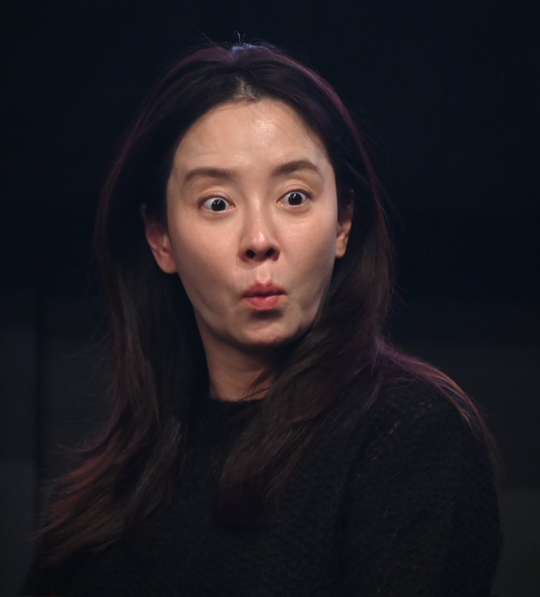 송지효 251015

 영화 만남의 집 무대인사 1382

#송지효 #만남의집 #무대인사