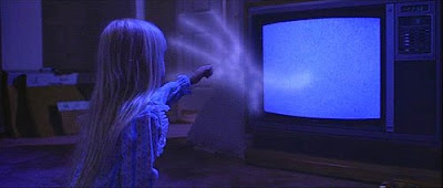 Escena de "Poltergeist"  (1982) dirigida por Tobe Hooper y producida por Steven Spielberg.