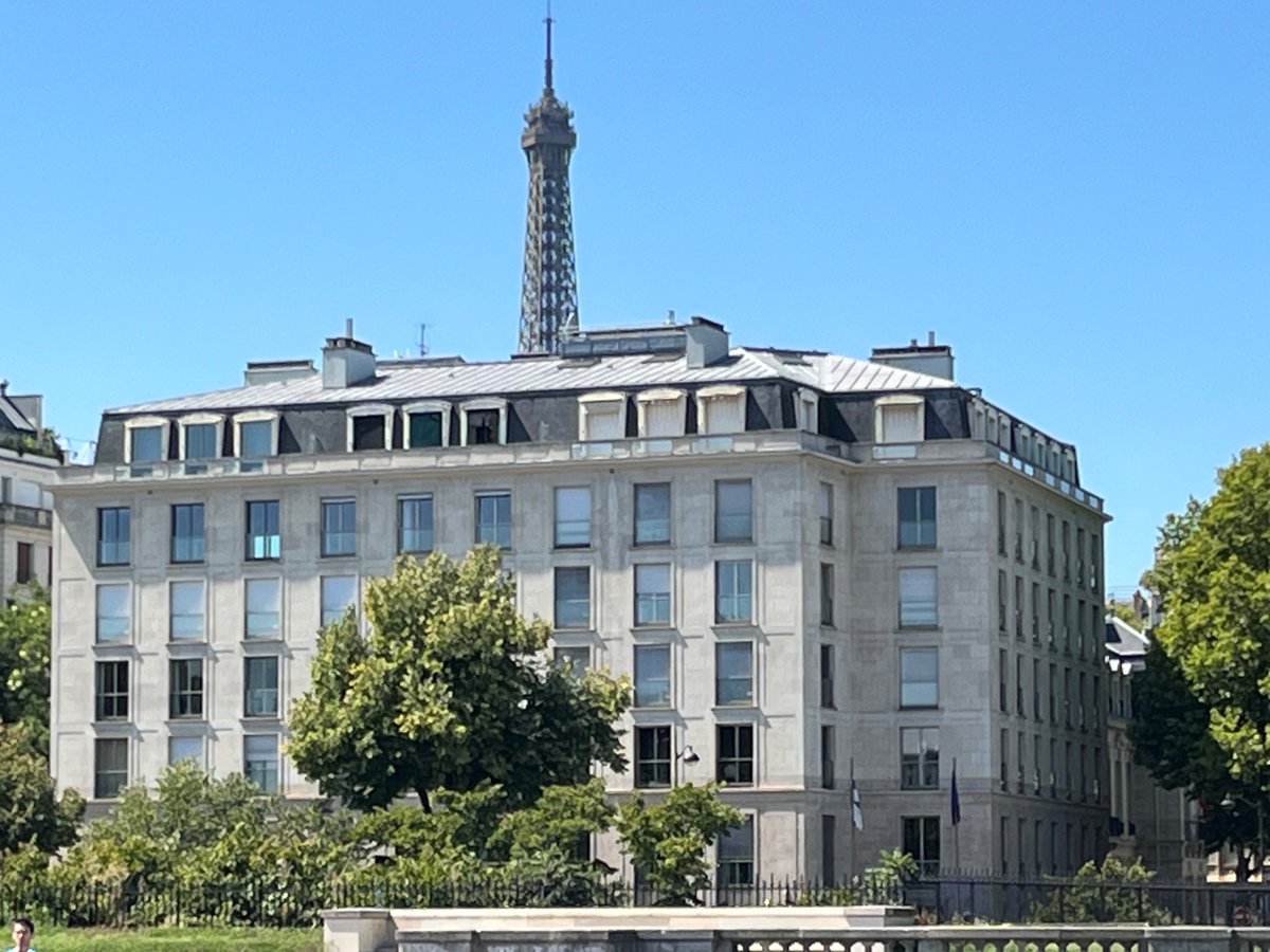 ⭐️Avoin työpaikka Pariisissa! Suomen suurlähetystö hakee hallintovirkailijaa, jonka tehtäviin kuuluu mm. tietohallintoa ja tapahtumajärjestelyissä avustamista. 
Hakuaika päättyy 5.11.2025. 
Lisätietoja: finlandabroad.fi/web/fra/ajanko…

<a href="/Ulkoministerio/">MFA Finland 🇫🇮</a> <a href="/teamfinland/">Team Finland</a>