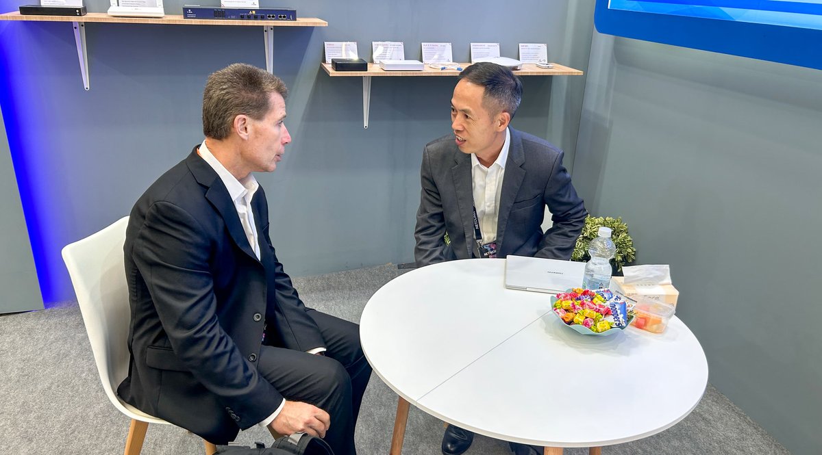 vsolution_fttx's tweet image. Live now at #NetworkX2025 Paris! VSOL showcases FTTX, Wi-Fi 6 &amp;amp; Cloud NMS solutions at Booth C71 until Oct 16. Powering Europe&apos;s telecom future—visit us today! ⚡️ #FTTXInnovation #NetworkingInParis