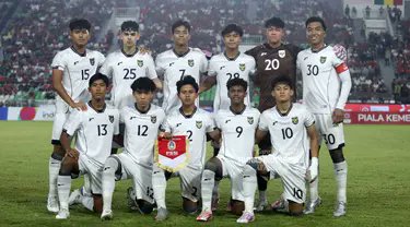 Saran Gue kpd Coach NOVA
Nanti bulan Depan di ajang
PILDUN U 17 Pakailah Formasi
3 Back Tengah Bro👍👍
Jangan sampai IKUT-IKUTAN
Timnas Senior &amp; Timnas U 23
yg telah RUSAK &amp; AJUR Gara"
Pakai 2 Back Tengah Bro😁🤣😁
Tolong Pertahankan 3 BACK Tengah
Elu PASTI BISA Bro👍👍