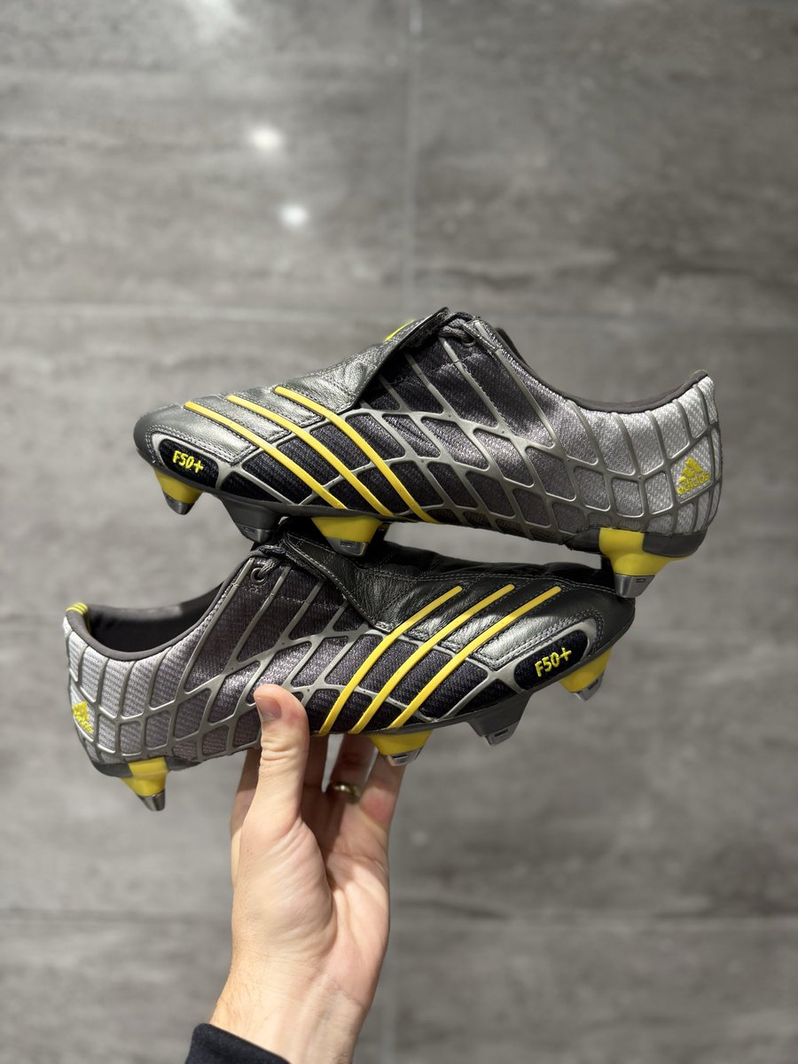 ryantaylor48's tweet image. UK 9.5
Adidas F50+ Spider
Brand new with box

Sooo much nostalgia in this pair 👀

@adidasfootball @RTaylorMadeBoot