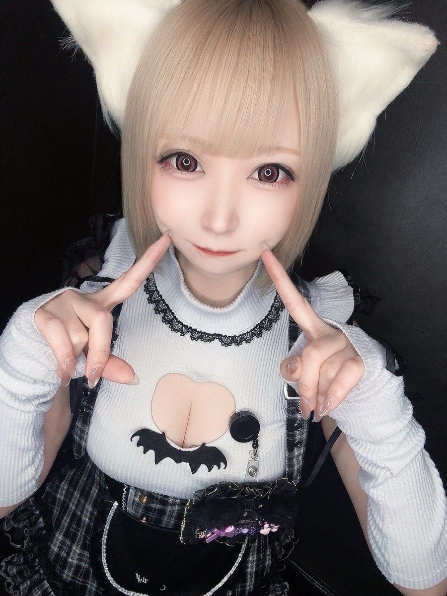 ぴあいん🐈💭
そろそろロングに戻りたい欲でてきた💭💭
髪型にバリエーションがほしい🌀
ショートすごく楽なんだけどねっ🎀
今日も元気にがんばるぞ✊
オープンは天ちゃんと🐦‍🔥
#でぃすとぴあ