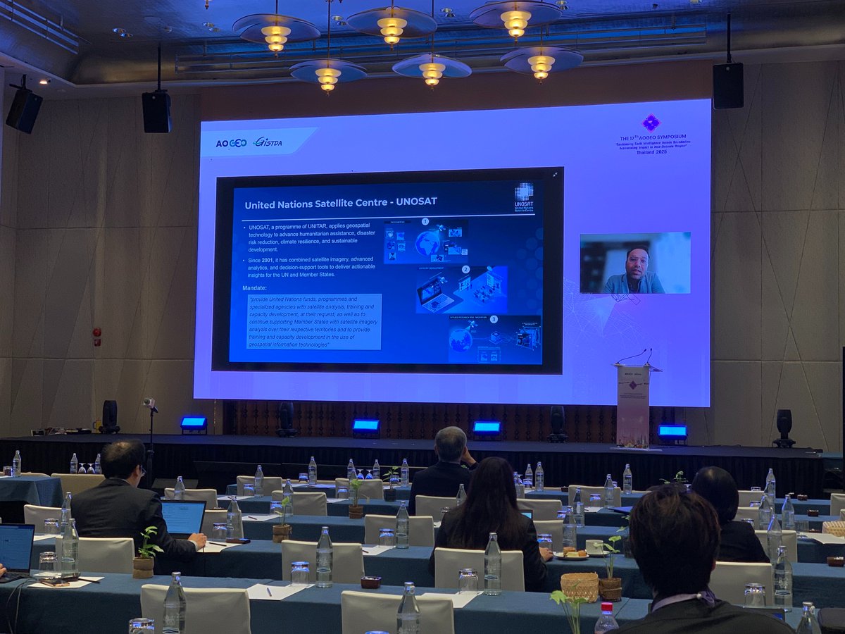 UNOSAT's tweet photo. UNOSAT presented the use of Earth Observation technology for addressing water-related risks at the 17th Asia-Oceania Group on Earth Observations (AOGEO) Symposium in #Bangkok, #Thailand.
#GISTDA #ICHARM #AOGEO17 https://t.co/OixJrLf2Zo