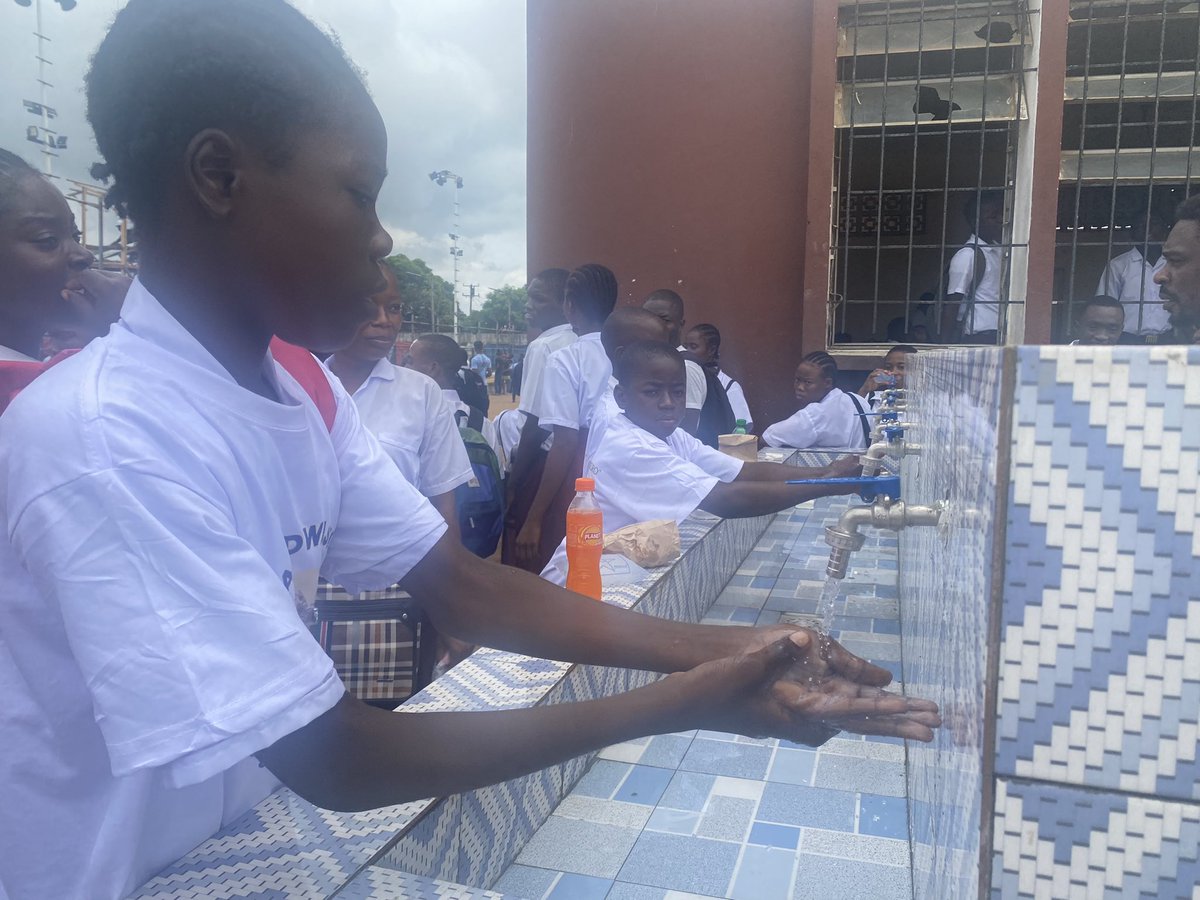 WateraidLiberia's tweet photo. WaterAid Liberia joined the Nat WASH Comm, partners &amp; Students to mark #GlobalHandwashingDay, calling for clean water access, better hygiene services, &amp; increased invest.. - esp for students &amp; people @specialneeds.
 “WASH to Win” came alive through  sports. #CleanHandsSaveLives https://t.co/BvsHD3B0XQ