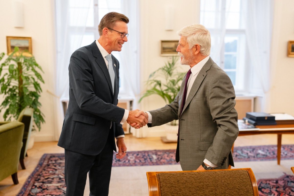 Dnes jsem se setkal s panem prezidentem <a href="/prezidentpavel/">Petr Pavel</a> a představil mu, jak jsme pokročili v přípravě klíčových projektů v oblasti dopravy. Hovořili jsme o zrychleném tempu příprav dopravních staveb, díky němuž mohou i další vlády pokračovat v rekordní výstavbě.

Diskutovali