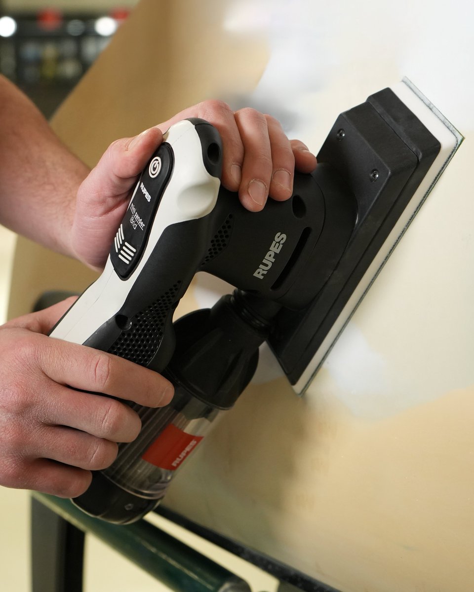 The new HSE73L iBrid Mini Sander combines a 70x198mm backing plate with the freedom of iBrid Technology. Its self-extraction system with the Green Tech Filter keeps your workspace clean and dust-free.

Learn more: rupes.com/.../hse73l-orb…

#hse73l #ibrid #minisander