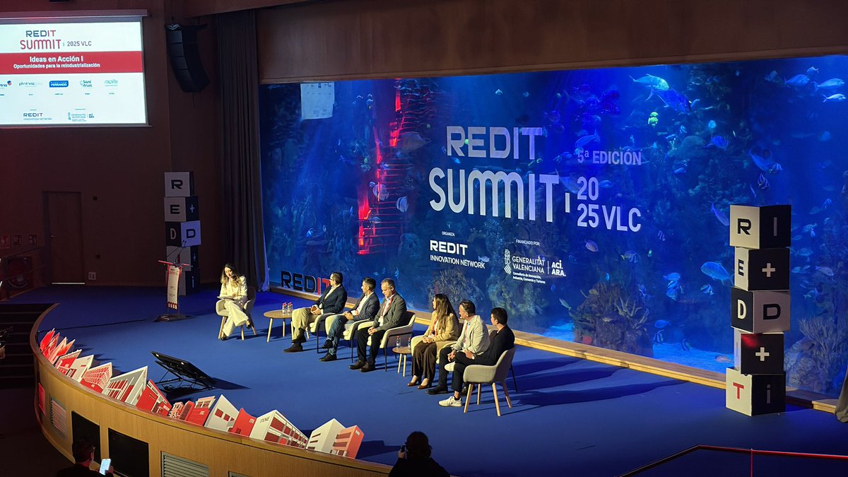 Y vamos con la primera mesa de empresarios valencianos representando a los institutos tecnológicos de #REDIT 🚀 Turno de <a href="/simetria_grupo/">Simetría Grupo</a> con <a href="/AIDIMME/">AIDIMME</a>, <a href="/photonicSENS/">photonicSENS</a> con <a href="/AIJU_Tecnologi/">@AIJU_Tecnología</a>, Plásticos Ferrando con <a href="/aimplas/">AIMPLAS</a>, <a href="/Sanifruit1/">Sanifruit</a> con <a href="/ainiatecnologia/">ainia</a> y Rapife con <a href="/aitex_es/">AITEX</a> 🌐