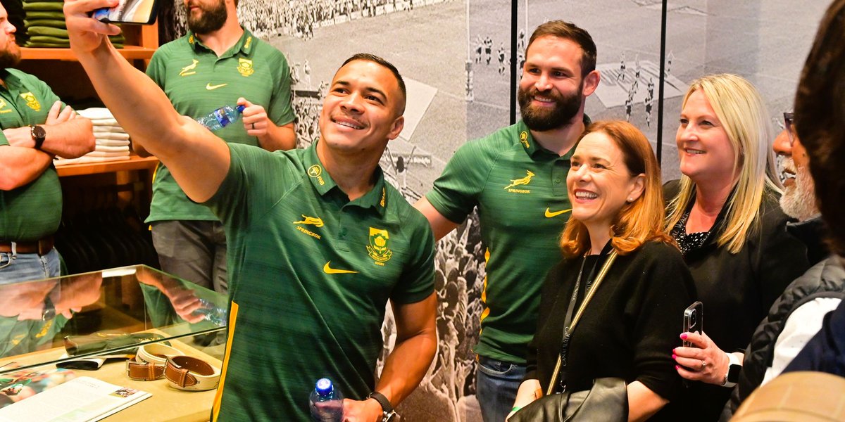 Springboks's tweet image. The second #Springboks Retail store was launched in Canal Walk in Cape Town last night - go check it out if you're in the vicinity (or visit the website) - more here: tinyurl.com/4jfmy335 ๐