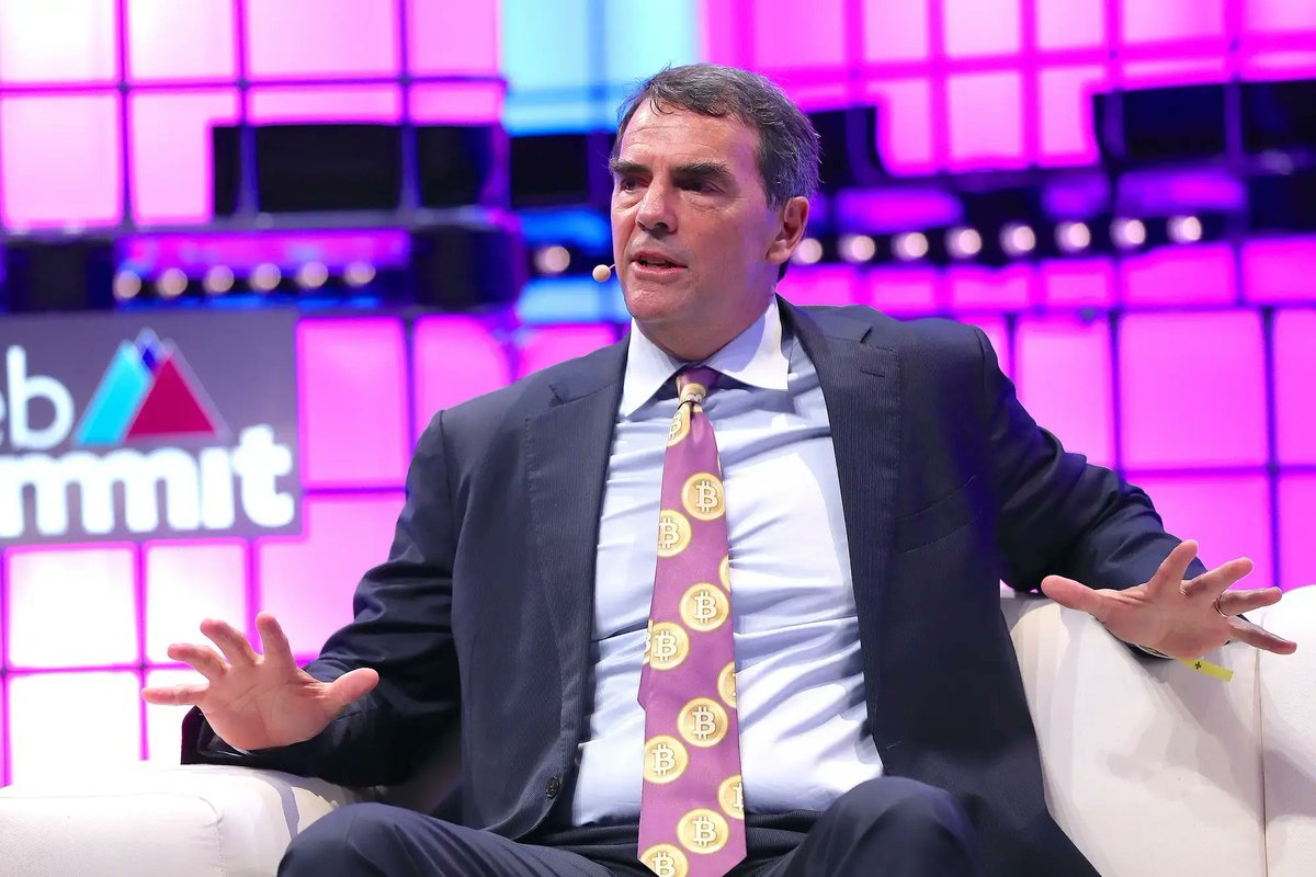 BitpushNewsCN's tweet image. 亿万富翁 Tim Draper 又来了：

“比特币一年内涨到 25 万美元，美元？终将消失。”
#Bitcoin #BTC #TimDraper #Crypto #CryptoNews