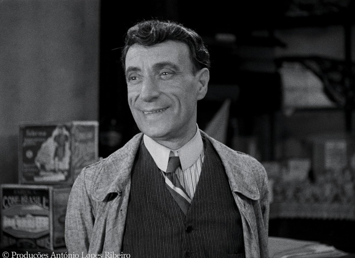 『アニキ・ボボ』で「商店主」役を演じたナシメント・フェルナンデス(1881−1955)は、1907年にポルトガルで初めての劇映画とされるリノ・フェレイラ監督の短編映画『O Rapto de uma Actriz(ある女優の誘拐)』に出演。舞台俳優として活躍する一方で映画を愛好し、監督や製作者としても活動した。