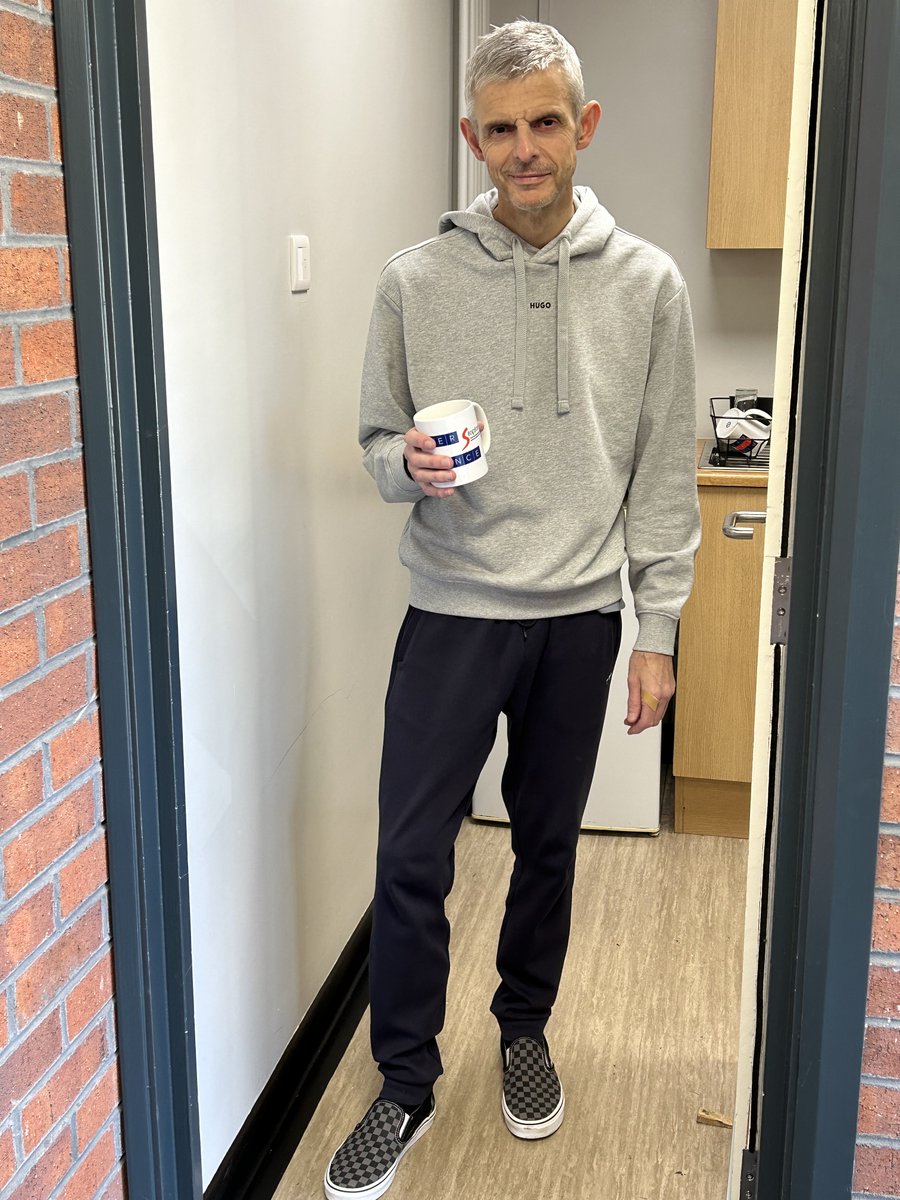 StopfordsAcc's tweet image. When spending the day chained to a desk, Phil turns up in joggers & a hoodie. Phil banned suits & ties in 2022, preferring a “smart but relaxed” dress code.
Swipe to see a suited Phil, which definitely is not a Tom Cruise cut out with Phil's face stuck on it #dresscode